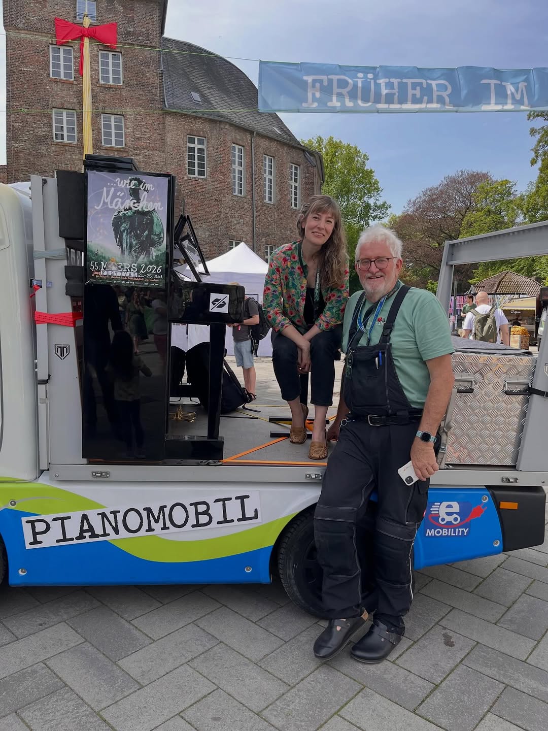 One of the highlights of the @moersfestival has been performing on the Pianomobil: playing for residents at a retirement...