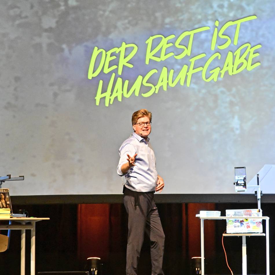 Herr Schröder über Probleme im Schulalltag: „Ein Kind darf und muss Dinge auch allein schaffen“