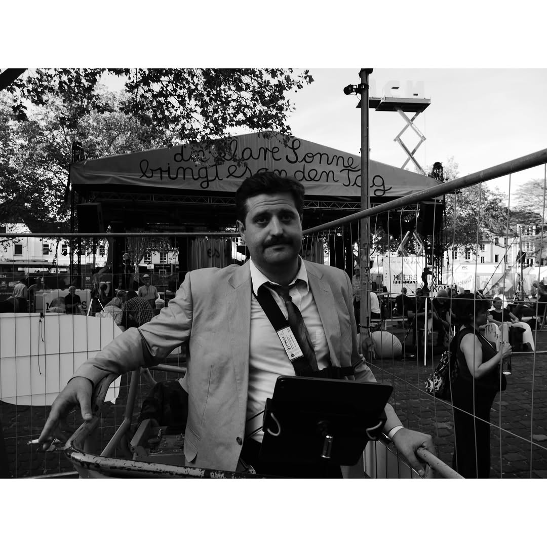 Donnerstag und Freitag aus Sicht einiger Kameras. Photo 1: Gellert Szabo / Nils Brinkmeier Photo 2: Koja Electro / Nils ...