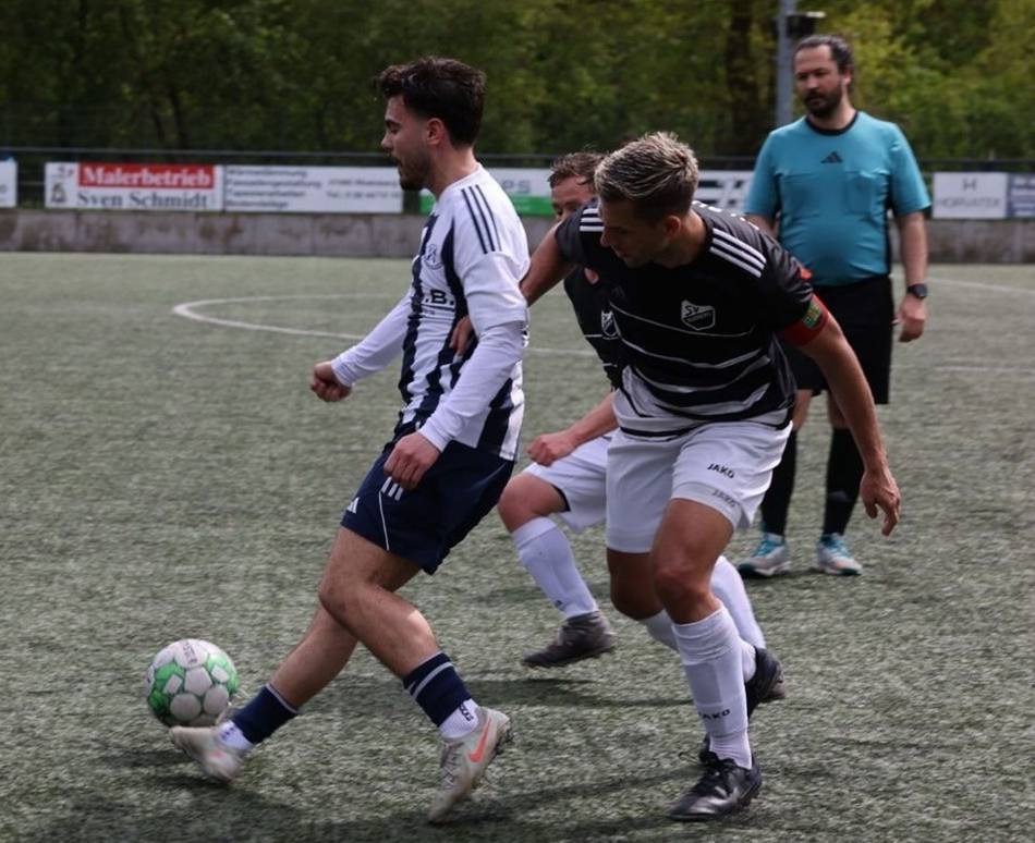 B-Liga-Spitzenspiel beim TuS Borth: SV Budberg träumt vom historischen Dreifach-Aufstieg
